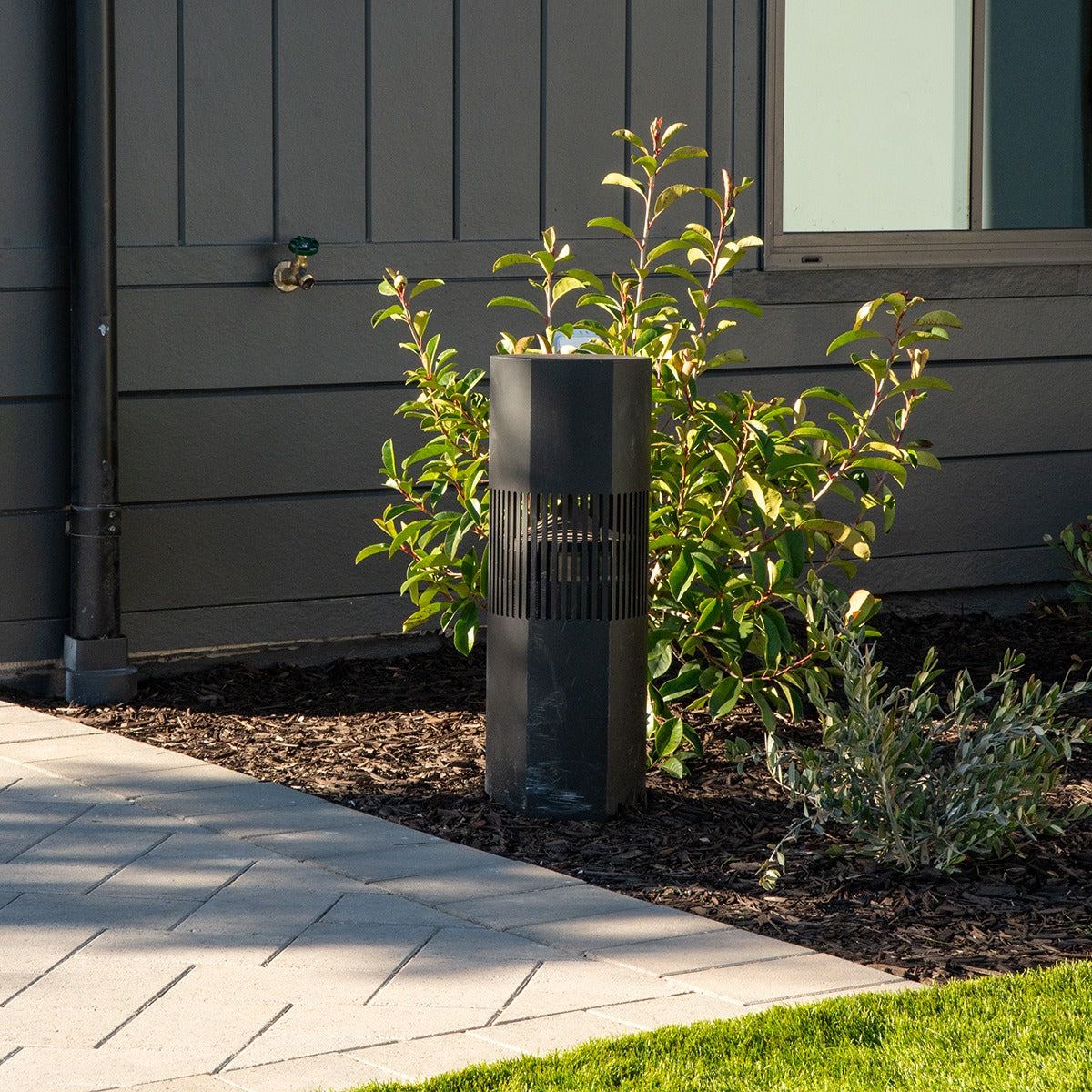Luxury Bollard Speaker, 8in Sub, 360deg 5.25in 8hm/70v, BLK