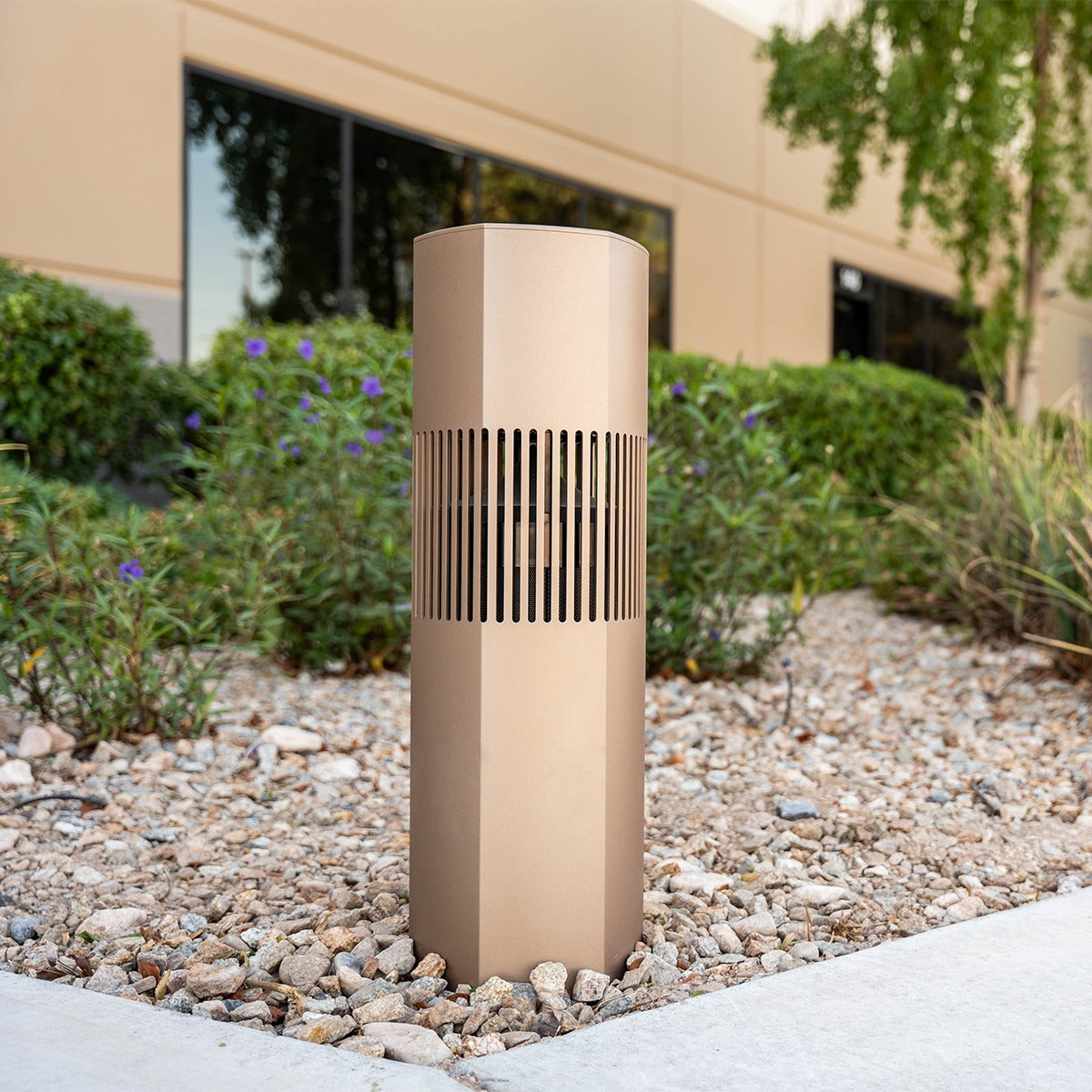 Luxury Bollard Spkr, 6in Sub, 360deg 4.5in 8hm/70v, Champagn